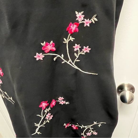 Vintage Sara Spencer embroidered black dress with pink flowers size 10 - Picture 3 of 8